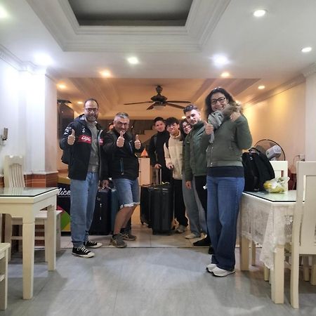 Roma Hotel Noi Bai Airport Hanoi Bagian luar foto