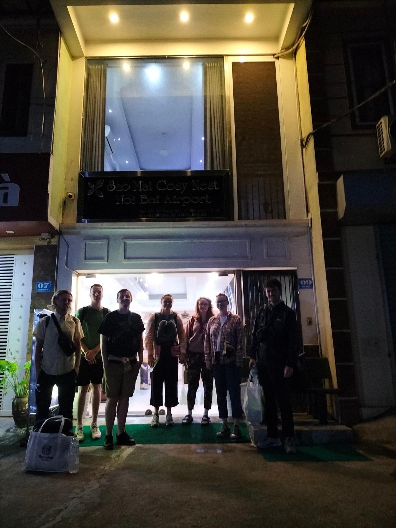 Roma Hotel Noi Bai Airport Hanoi Bagian luar foto