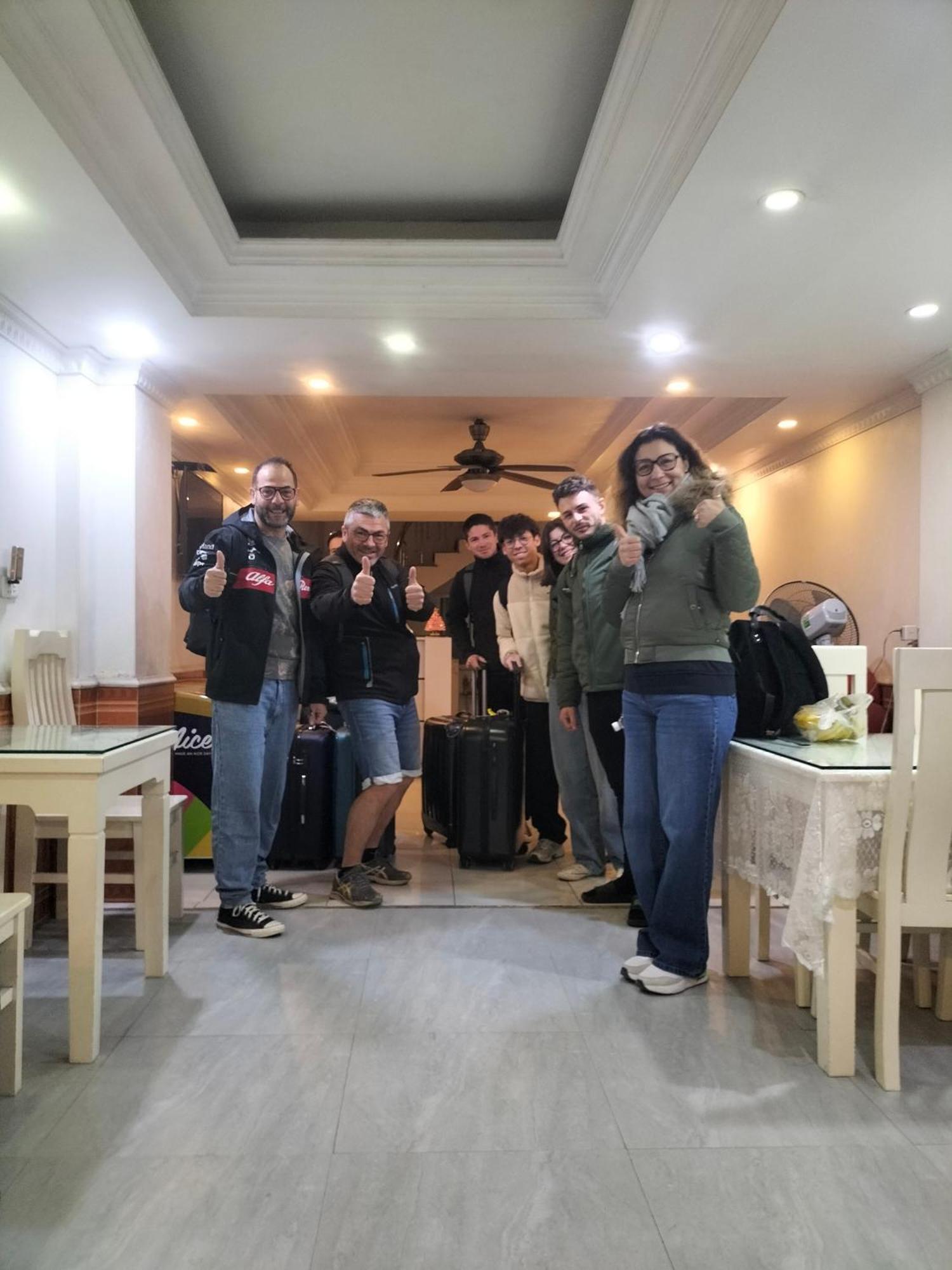 Roma Hotel Noi Bai Airport Hanoi Bagian luar foto