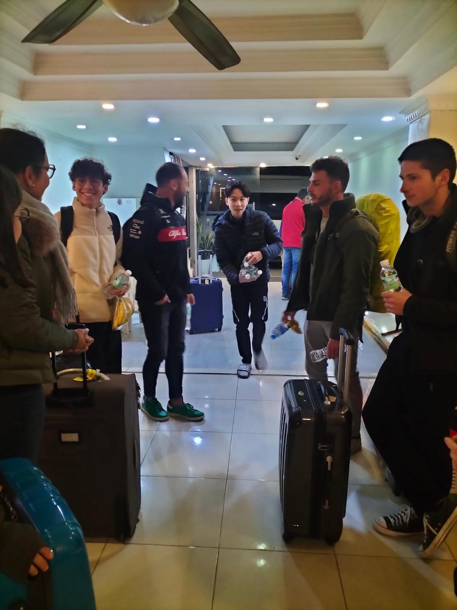 Roma Hotel Noi Bai Airport Hanoi Bagian luar foto